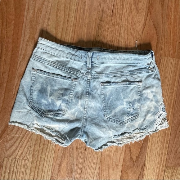 Free People Blue White Cloud Lace Accent Distressed Cut Off Denim Shorts EUC 29 - Picture 2 of 8